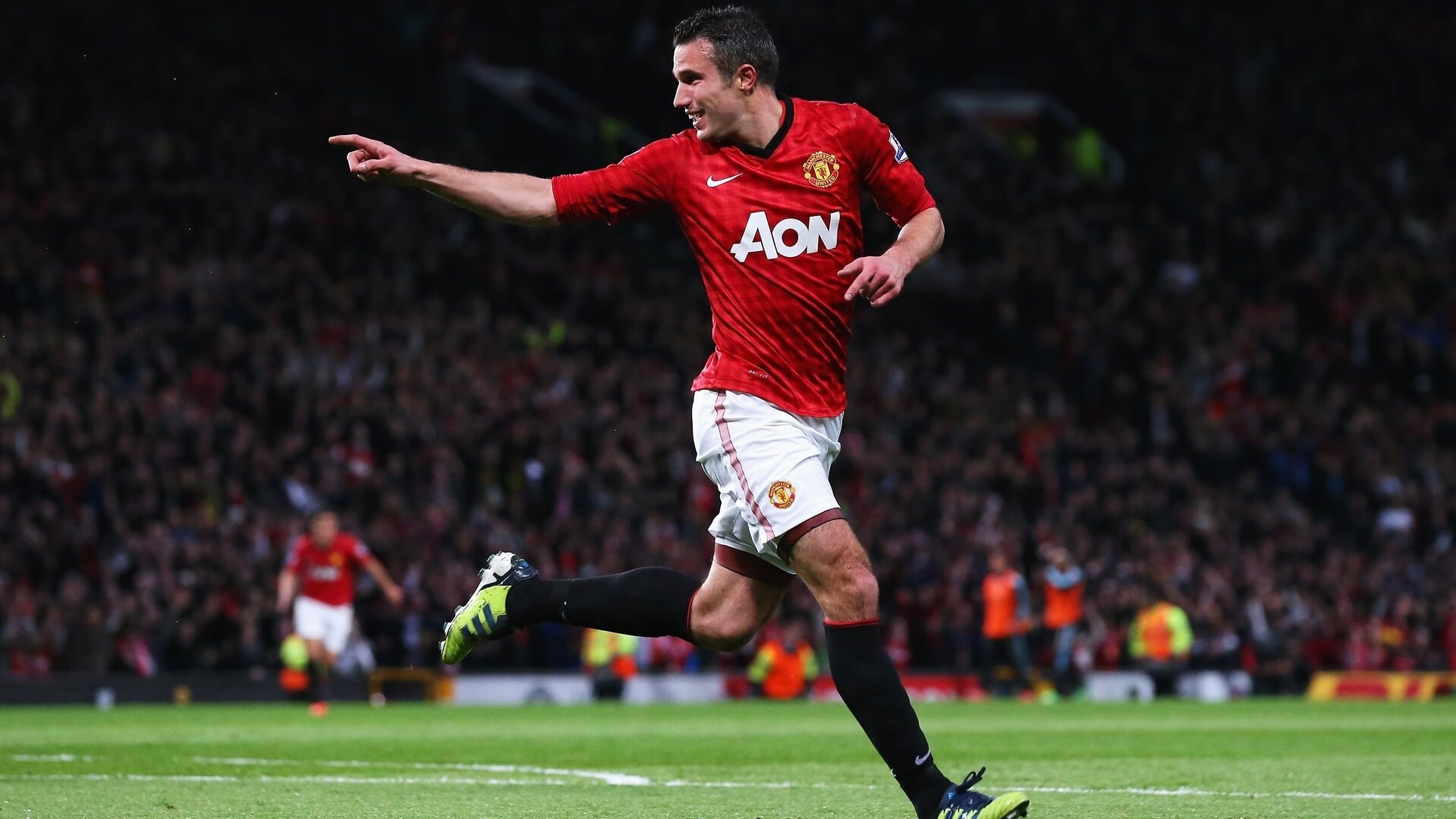 阿贾克斯队长乔丹·亨德森在赛季末表现不佳，遭遇批评。，阿贾克斯球队老板